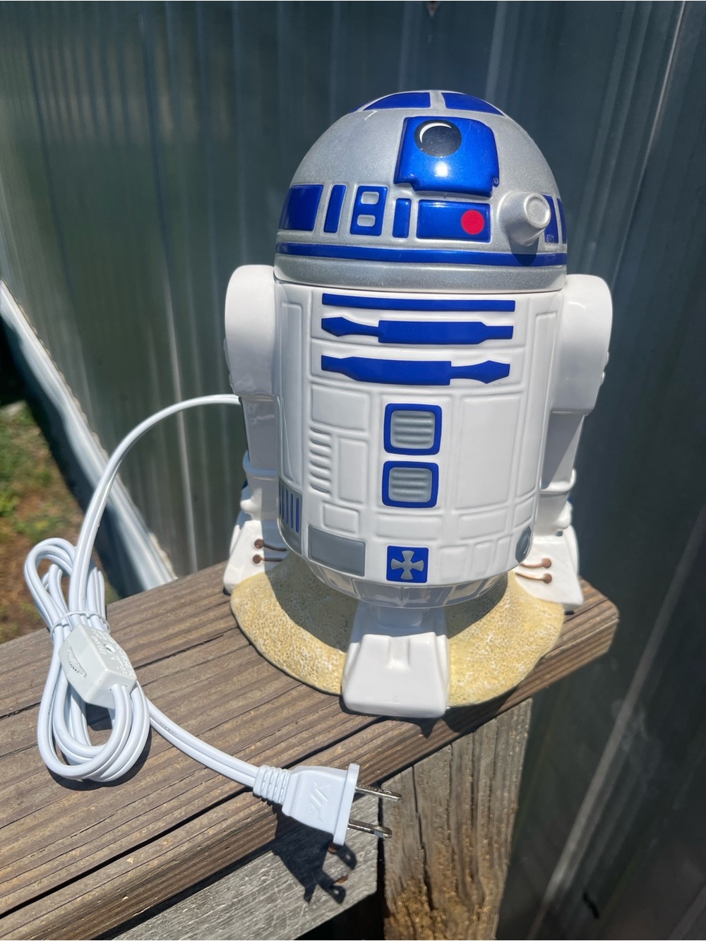 R2-D2 Scentsy Warmer and Projection